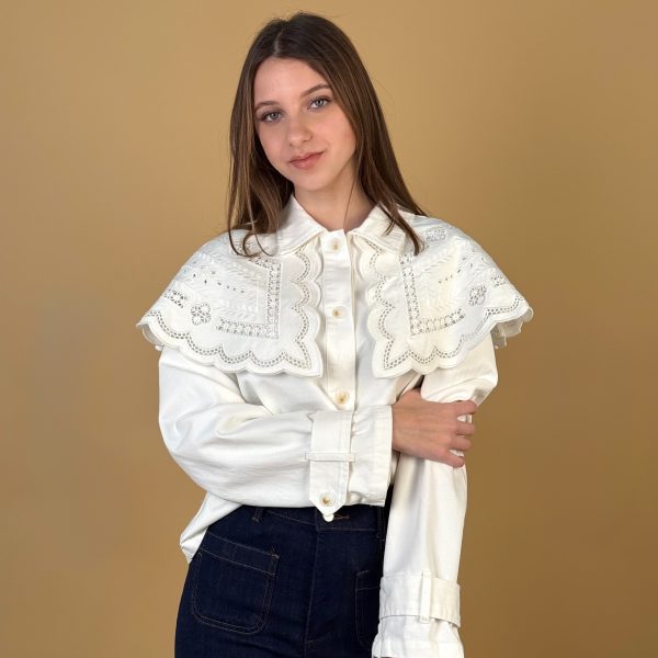 Chaqueta denim con bordado